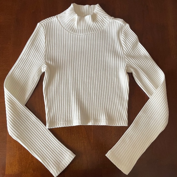 American Apparel Tops - American Apparel crop sweater